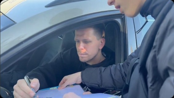 记者:巴萨冬窗操作已经结束 什琴斯尼是今天唯一来训练的球员